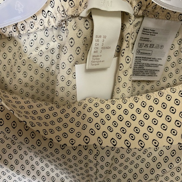 H&M ruffle shorts (new w/ tag) - Picture 2 of 2